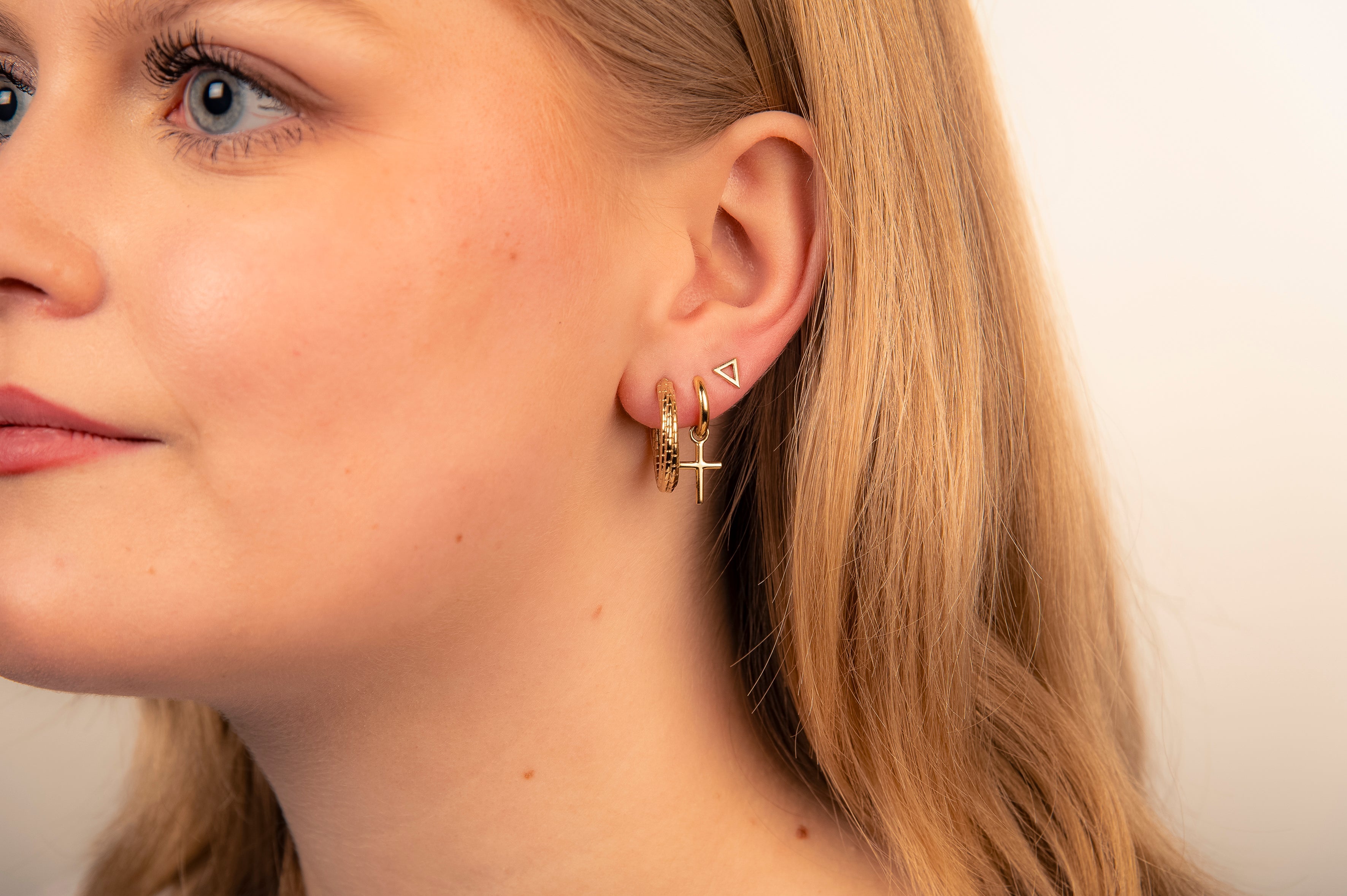 Oorringen met Kruisje Goudkleur JE013G-2
